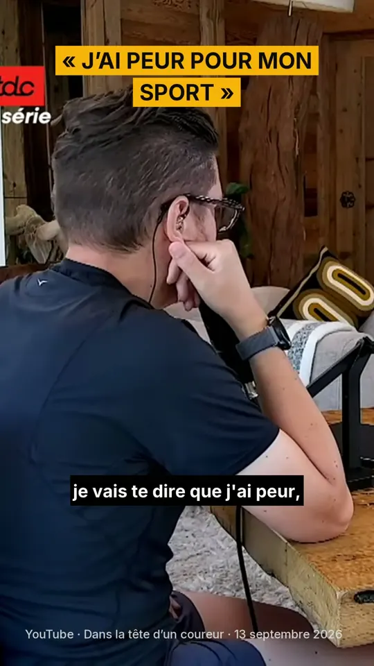 Extrait vertical 9:16 : gros plan recadré sur la personne qui parle, titre en haut, sous-titres en bas, mention de la source.